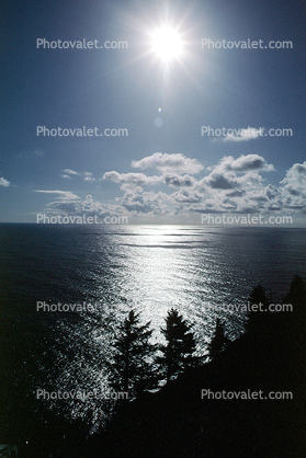 Sun, Pacific Ocean, Cannon Beach, Oregon