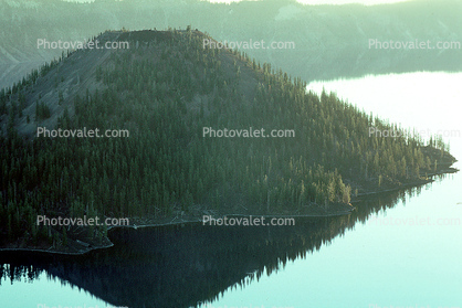Wizard Island, Crater Lake National Park, water