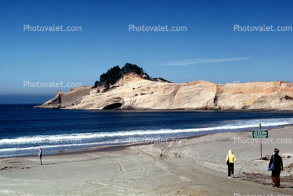 Cape Riwanda, Beach, Sand, Waves, Sandstone, Shore, Seashore, Rocks, Pacific Ocean