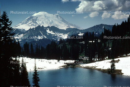 Tipsoo Lake, alpine lake, Northern Cascade Range, Chinook Pass, Pierce County, water