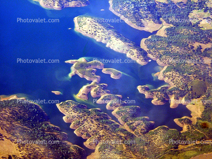 New Melones Lake, Sierra-Nevada foothills, Calaveras County, Tuolumne County, water