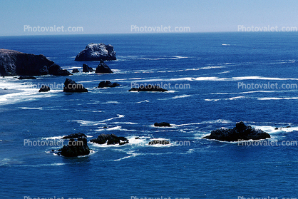 Pacific Ocean, Foam, Horizon, Rocks, Water, Sea