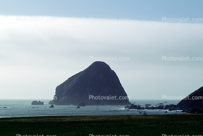 Big Rock, Pacific Ocean, fog, the Lost Coast, Humboldt County