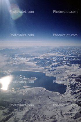 Lee Vining and Mono Lake in the winter, snow, Eastern-Sierra Mountains