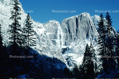 Yosemite Falls in the middle of winter, Waterfall, Winter, Granite Cliff