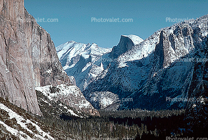 Yosemite Valley from tunnel, Half Dome