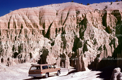 SUV, Erosion, Cliff, desert, Cathedral Gorge State Park