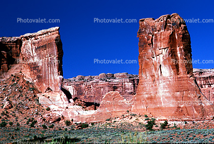 Sandstone Cliff, outcrop, stratum, strata, layered, sedimentary rock
