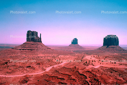 Purpley Horizon, The Mittens, Monument Valley, butte