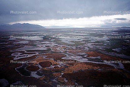 Shoreline of The Great Salt Lake, water