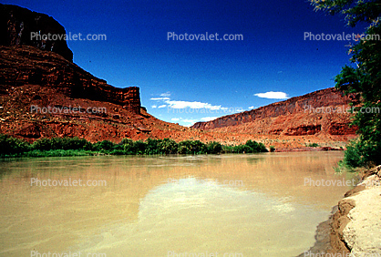 Colorado River, silt, mud, muddy, water, calm, valley