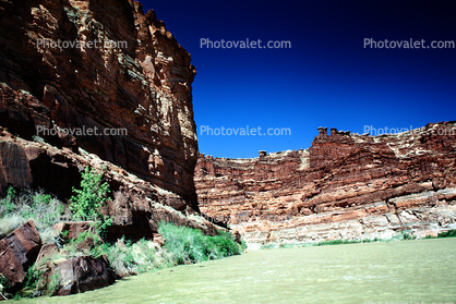 Colorado River, Sandstone Cliff