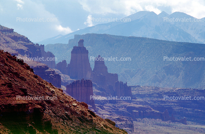 Knobs, geoform, mountains, Castle Valley, east of Moab, geologic feature, butte