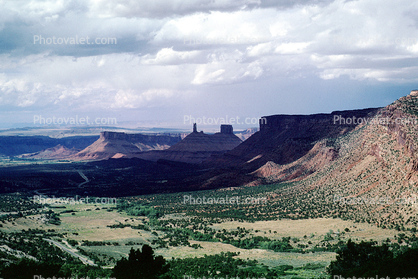 Mesa, Mountains, knob, Castleton Tower, cumulus clouds, Castle Valley, east of Moab, geologic feature, butte