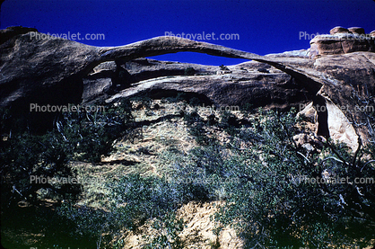 Landscape Arch, spans in the dry heat