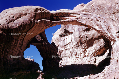 The Double Arch as a duality of clinging to magic in the desert