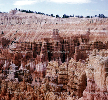 Hoodoo outcroppings, knobs