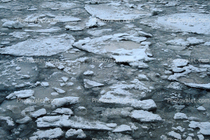 Ice on the Chicago River, Wet, Liquid, Water