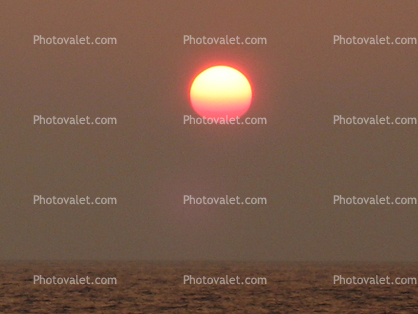 the magical sun playing with the ocean, Sunset, Sunrise, Sunclipse, Sunsight