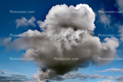 Mighty Cloud Mouse, ominous cumulus clouds