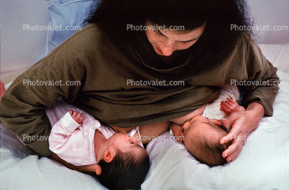 nursing baby, Tandem Breastfeeding, Double barreled nursing, newborn, Fraternal Twins, Breastfeeding