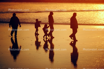 Family, Strolling, Water, Ocean Beach, San Francisco, California, Ocean-Beach