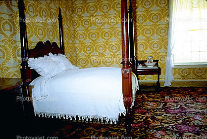 Bed, Post, Rug, Carpet, Wallpaper, Pillows