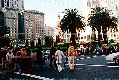 Union Square, shoppers, downtown, downtown-SF