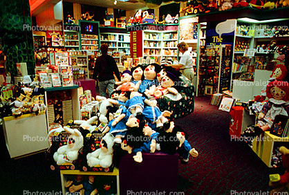 Fao Swartz Stuffed Toys, Store