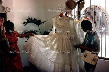 Dress, women, Store, shopping, purse, September 1973, 1970s
