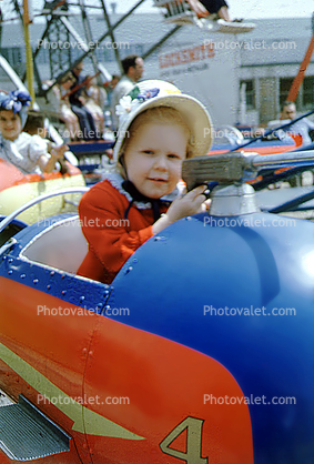 Girl, Bonnet, kiddie ride