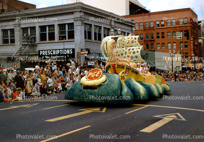 PGE, Good Ship Lollipop, Rose Festival, Portland Oregon, 1950s, Crowds, people