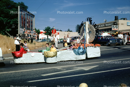 Float, Parade, Oroville California, 3 June 1967, 1960s