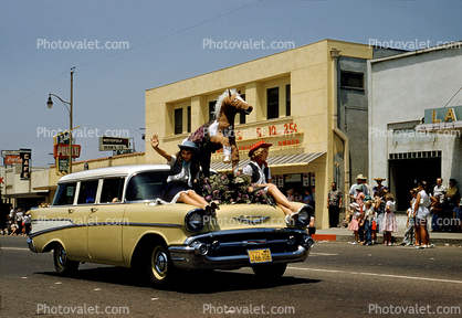 1957 Chevrolet Bel Air Townsman, Chevy Station Wagon, car, Cowgirls, La Habra, California, 1950s