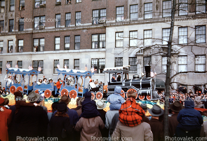 Trainset float, crowds, 1949, people, cold