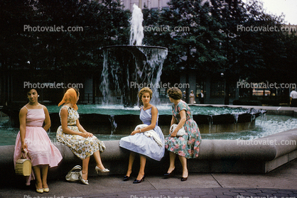 Munich, Women, Water Fountain, aquatics, 1950s