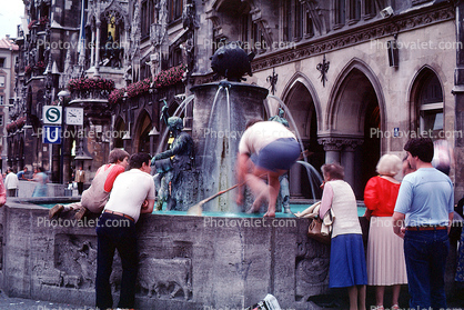 Water Fountain, aquatics, Munich, Marienplatz