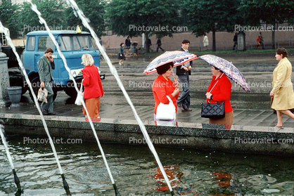 Women Walking, Water Fountain, aquatics, Parasol, Umbrella, Truck, Plaza, Smolenske, Russia
