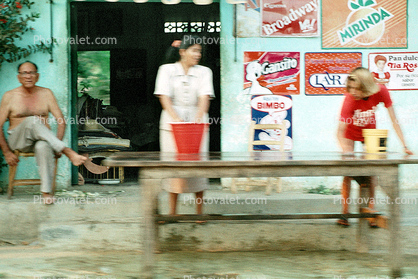 Woman, Man, Cleaning a Table, Mirinda