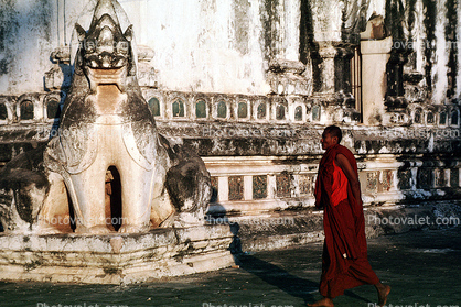 Monk, Dragon Statue, Ananda Temple, Bagan, Myanmar