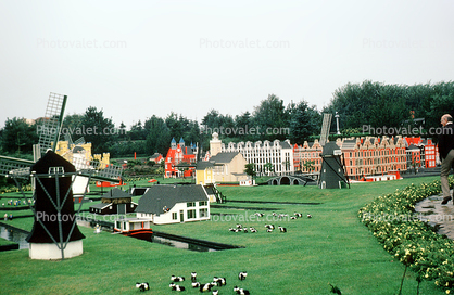 Windmills, Lawn, Duck, Geese, ducks, buildings, Miniature, Mini Europe, Belgium, August 1974