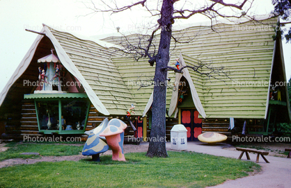 Mushroom, Log Cabin, shops, buildings, Santa's Village Amusement Park, Dundee Illinois, 1962, 1960s