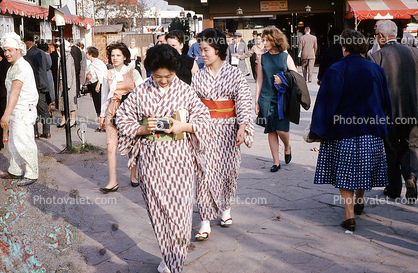 Women, Kimono, New York World's Fair, 1964, 1960s