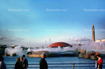 Traveler's Insurance Pavilion, Building, Red Umbrella Dome, Fountain of the Planets, Water Fountain, aquatics, New York Worlds Fair, 1964, 1960s
