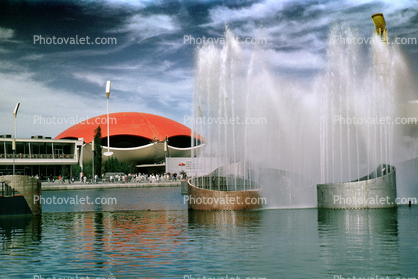 Water Fountain, Traveler's Insurance Pavilion, Building, Red Umbrella Dome, aquatics, New York Worlds Fair, 1964, 1960s, Flying Saucer