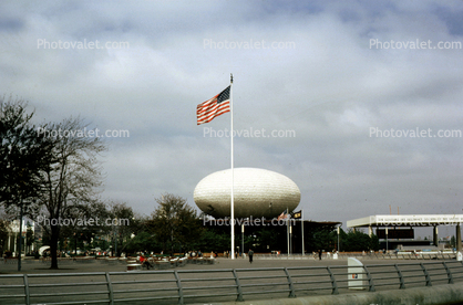 IBM Pavilion, Oval, building, The Equitable Life Assurance Society of the United States, UFO, Oval Building