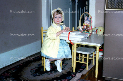 Girl, Smiles, Presents, Bonnet, June 1963, 1960s