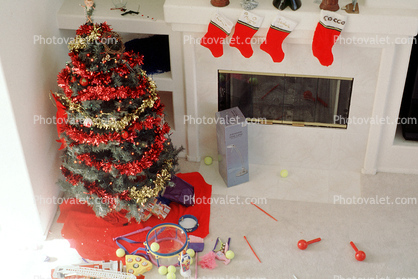 Christmas Tree, Christmas Tree decorated, decorations, presents