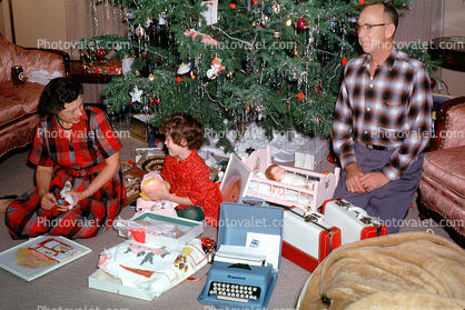 Typewriter, doll, mother, father, woman, girl, Presents, Decorations, Ornaments, 1961, 1960s