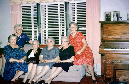 women, woman, Grandma, Sofa, Piano, Levelour blinds, 1940s